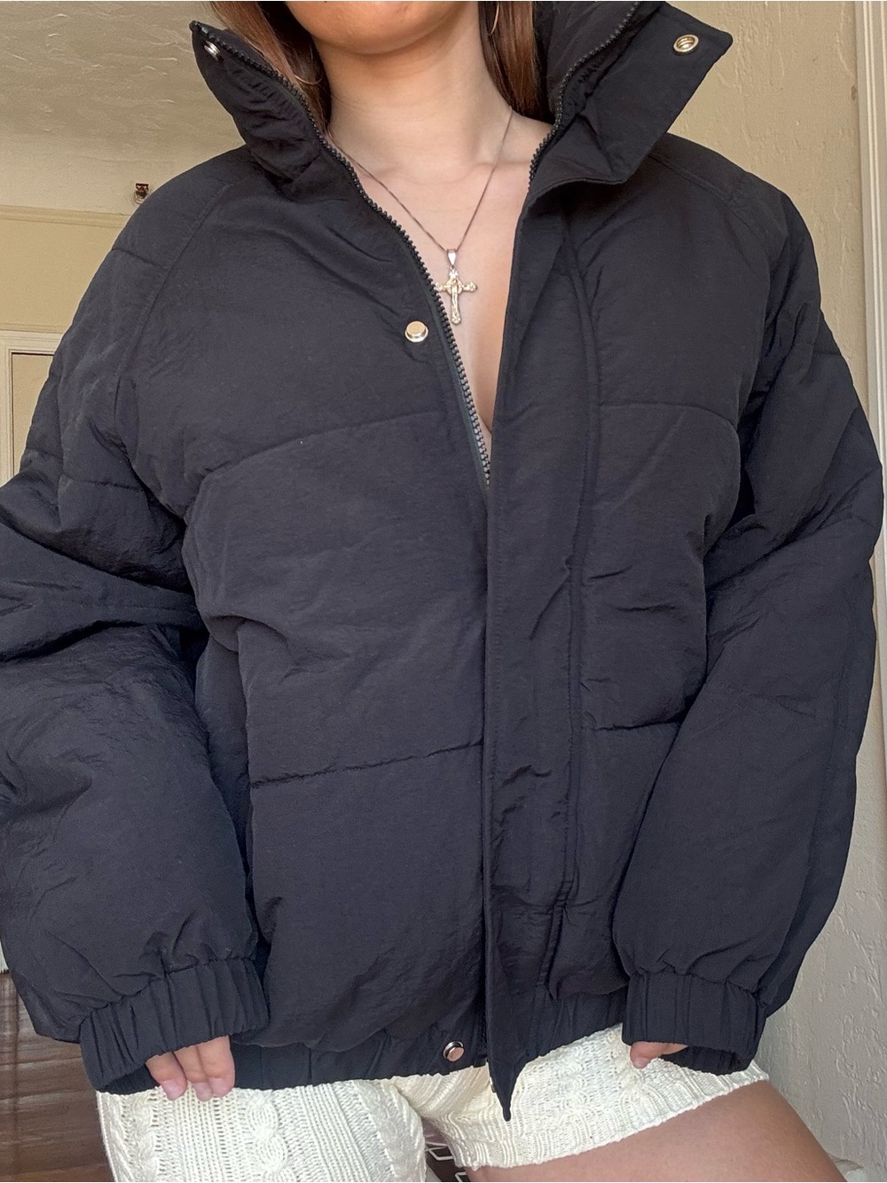 NWOT \\ black puffer jacket